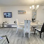 Deluxe Apartments By South Florida Vacations