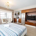 Beautiful Studio On Ocean Dr A207