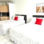 Castle 1527 Studio Balcony Direct Beach Access, Pool, Tennis, Free Parking