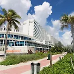 Castle Pavillon 8 Beachfront - Private Beach Access Loft With 2-Story, Pool, Tennis, Free Parking Access