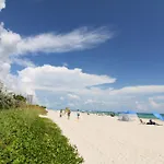 Castle Pavillon 8 Beachfront - Private Beach Access Loft With 2-Story, Pool, Tennis, Free Parking Access