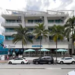 Chasing Waves Stunning Penthouse, Near Ocean Drive