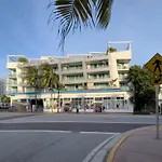 Chasing Waves Stunning Penthouse, Near Ocean Drive