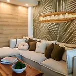 Skyline Studio At Roney Palace - 1429