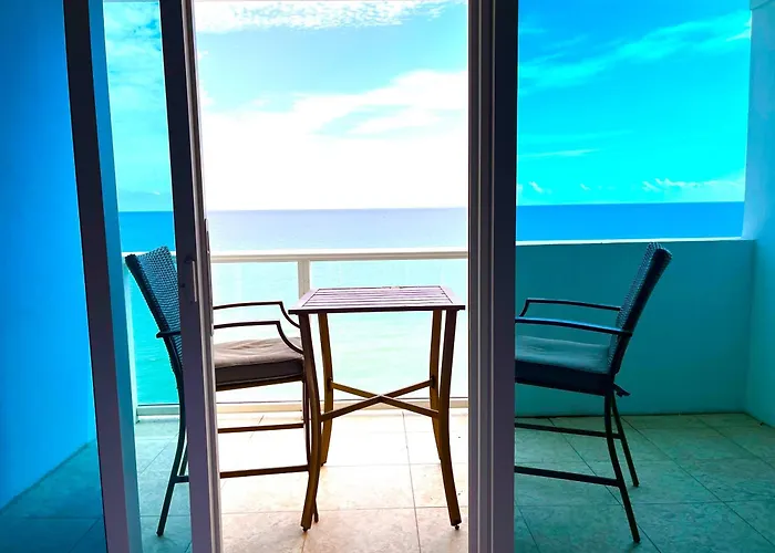Castle 1527 Studio Balcony Direct Beach Access, Pool, Tennis, Free Parking