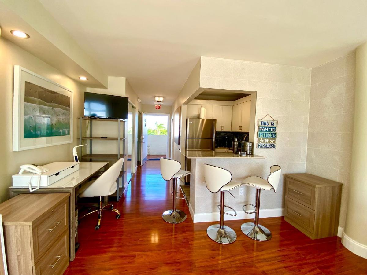 Apartment Modern Waterfront With Miami Skyline View, Free Parking 5 Mins Drive To Miami *