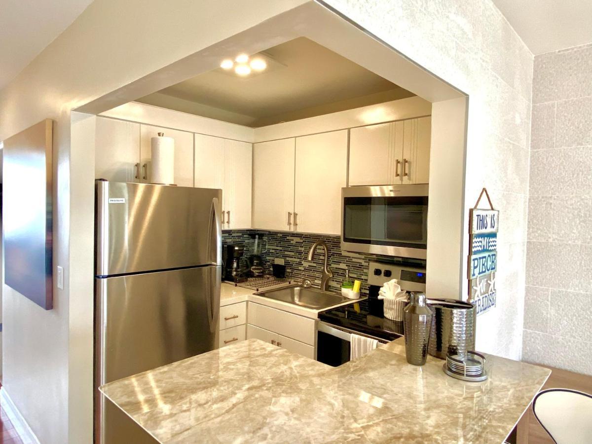 Modern Waterfront With Miami Skyline View, Free Parking 5 Mins Drive To Miami Apartment
