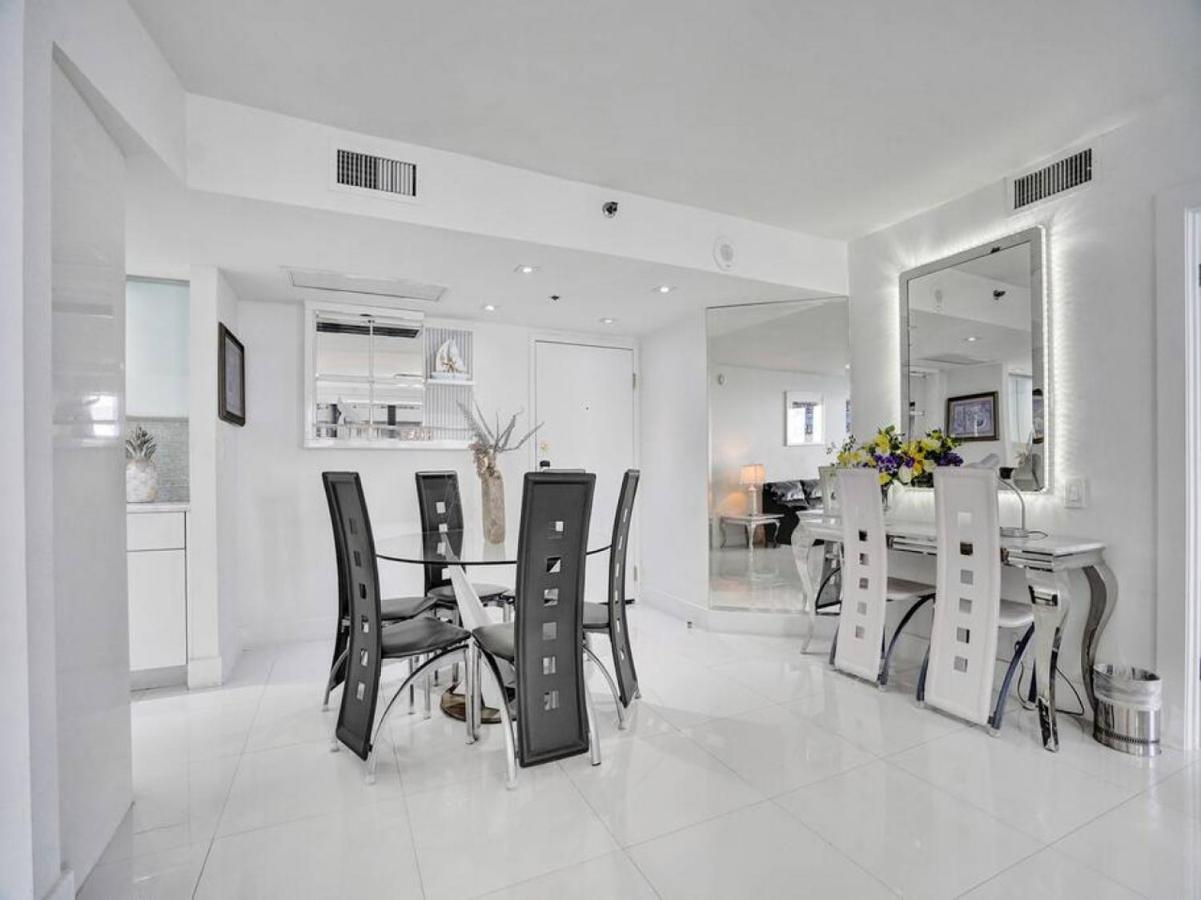 Beachfront W Service 1207 Apartment *