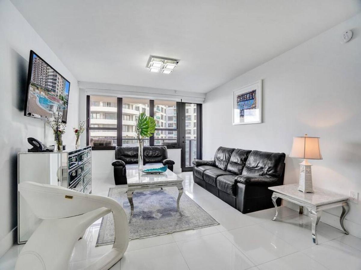 Beachfront W Service 1207 Apartment Miami Beach