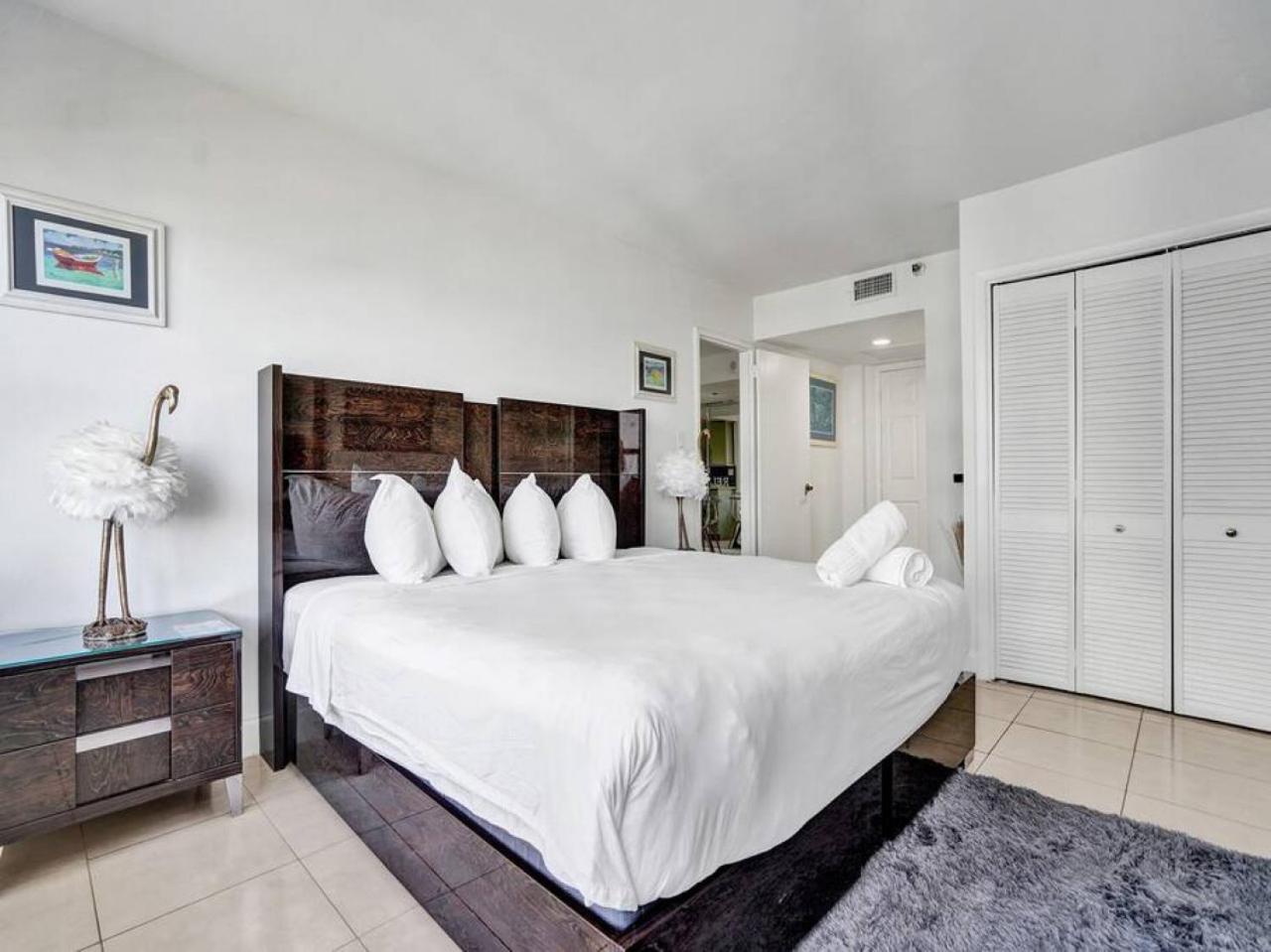Apartment Awesome Beachfront Service 1007