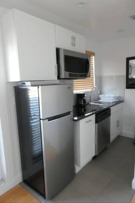 Superior 3 Bedroom 2 Bathroom Duplex With Terrace On The