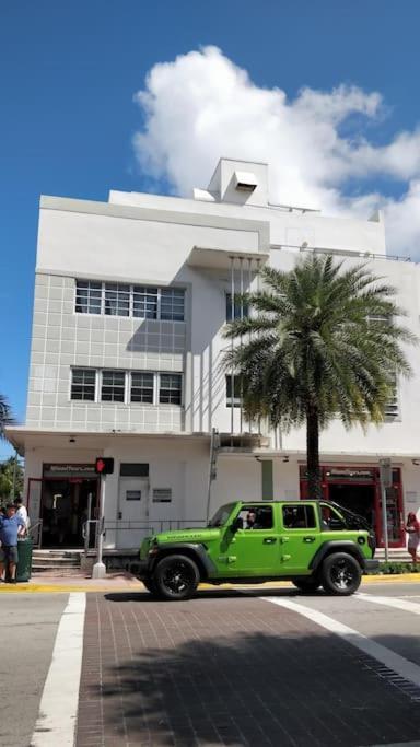 Superior 3 Bedroom 2 Bathroom Duplex With Terrace On The * Miami Beach