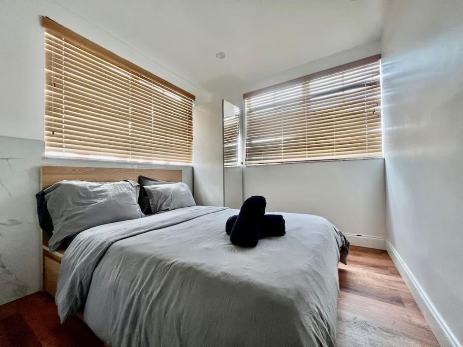 Superior 3 Bedroom 2 Bathroom Duplex With Terrace On The Miami Beach