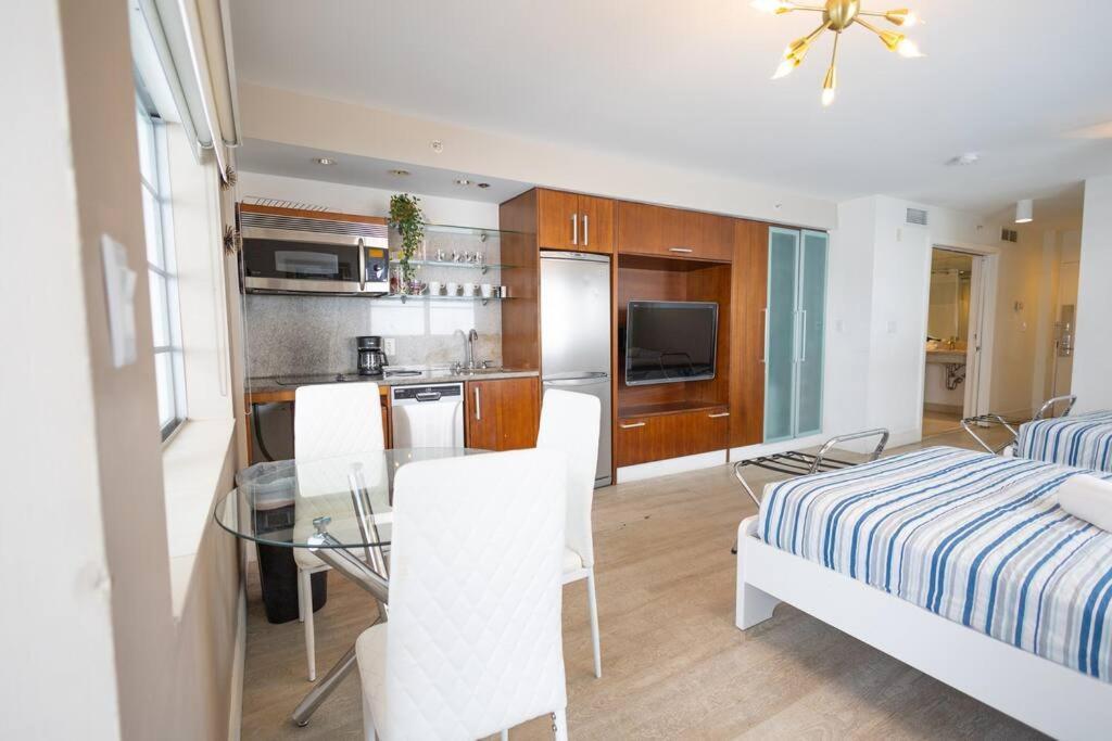 Apartment Beautiful On Ocean Dr A207 *