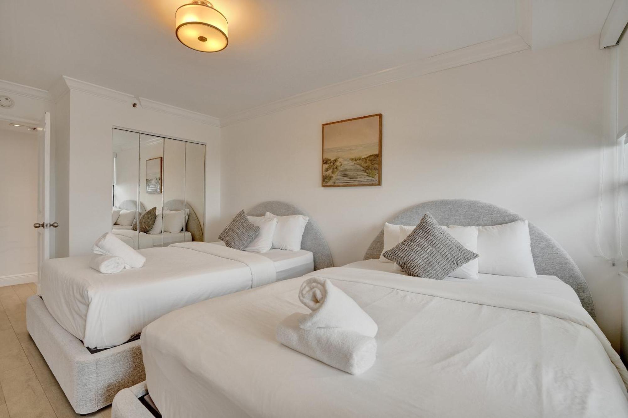 Adorable 2 Bedroom Service 904 Apartment