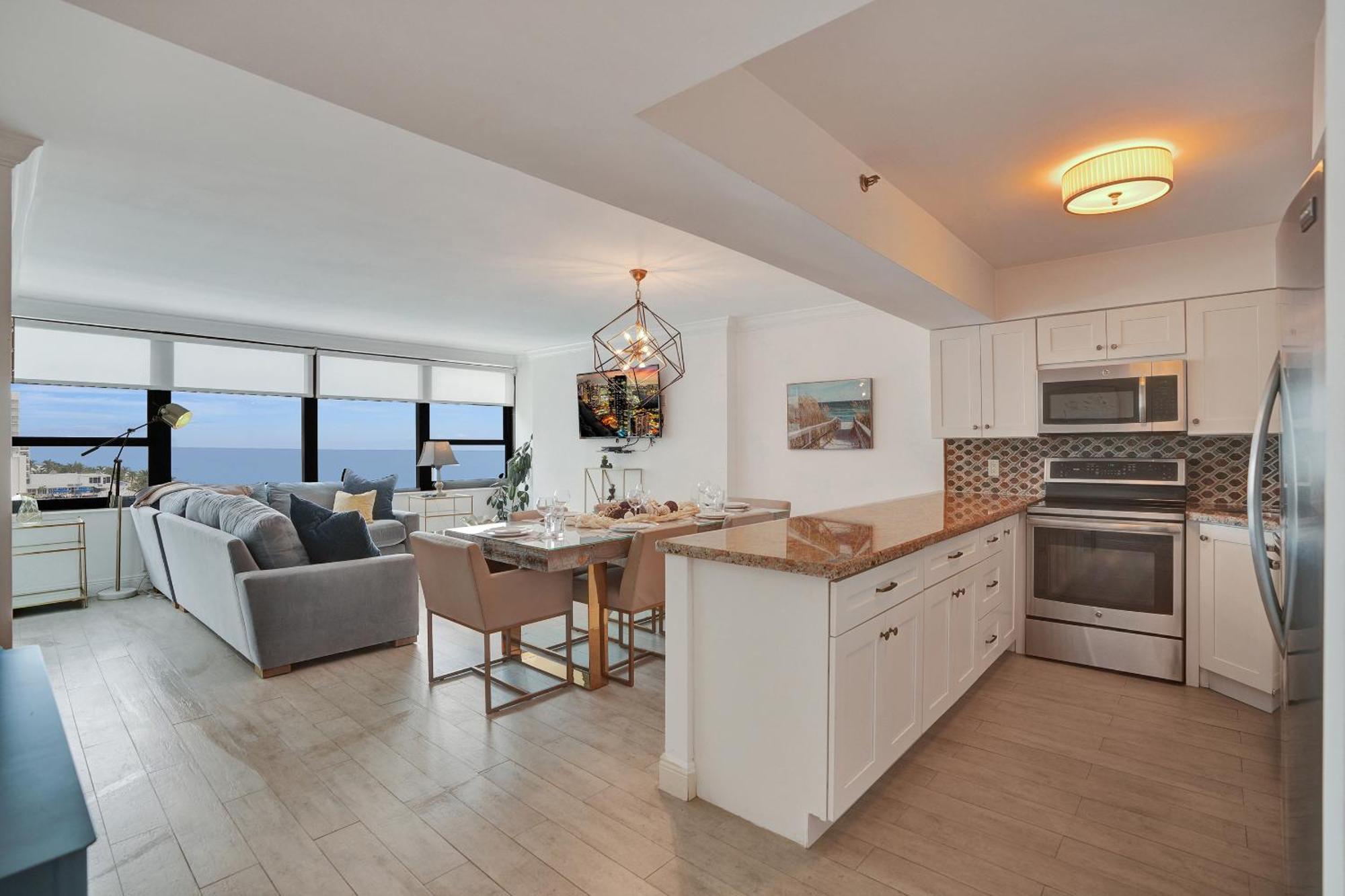 Adorable 2 Bedroom Service 904 Apartment