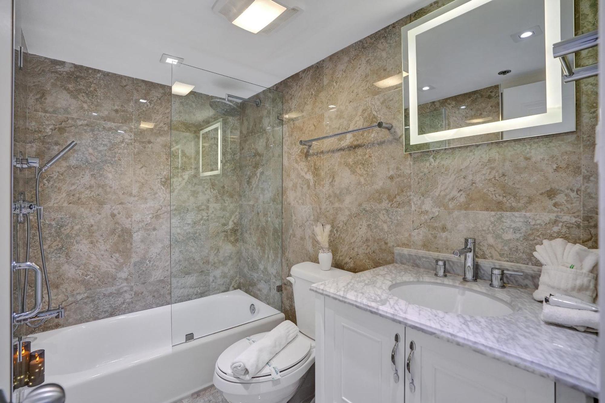 Apartment Adorable 2 Bedroom Service 904 Miami Beach