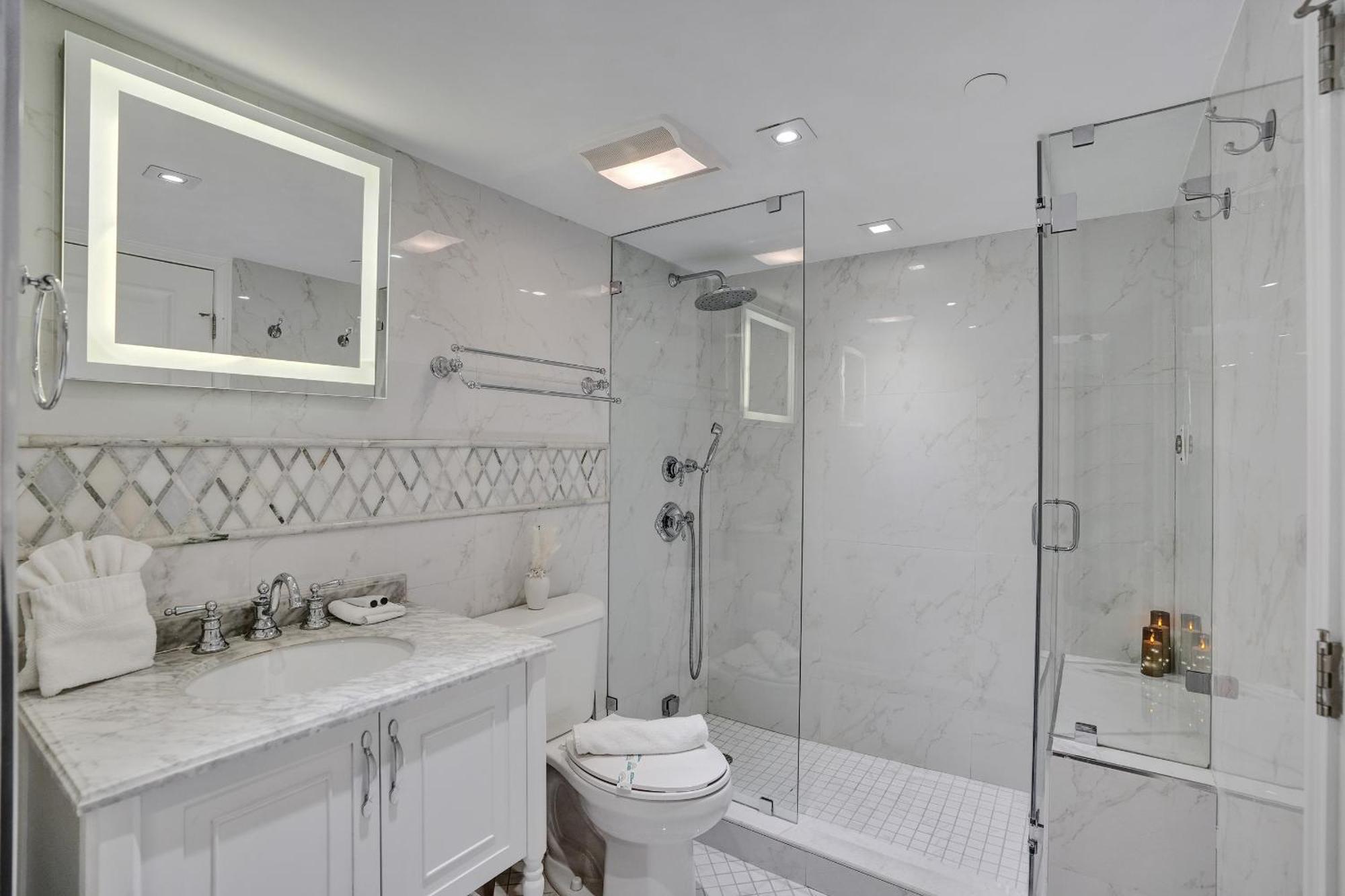 Adorable 2 Bedroom Service 904 * Miami Beach