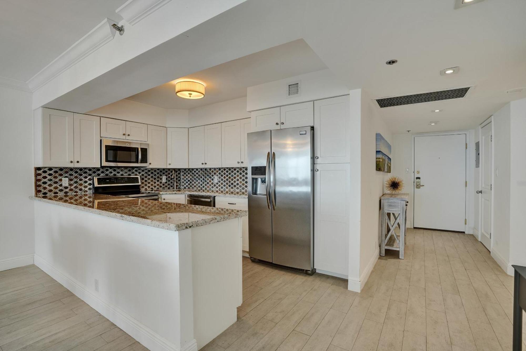 Apartment Adorable 2 Bedroom Service 904 *