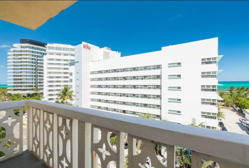801- Miami Gem 1br 2ba, Balcony, Ocean Views Apartment *
