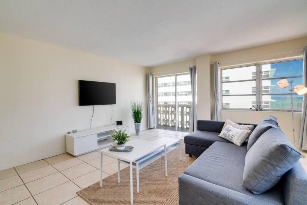 801- Miami Gem 1br 2ba, Balcony, Ocean Views Apartment