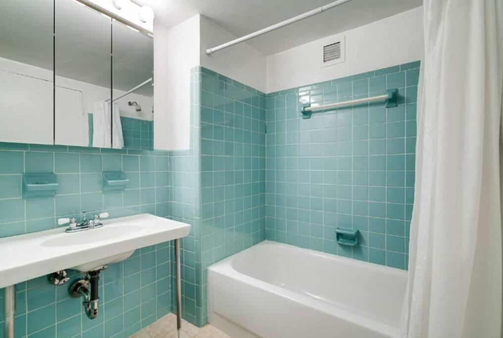 801- Miami Gem 1br 2ba, Balcony, Ocean Views Miami Beach