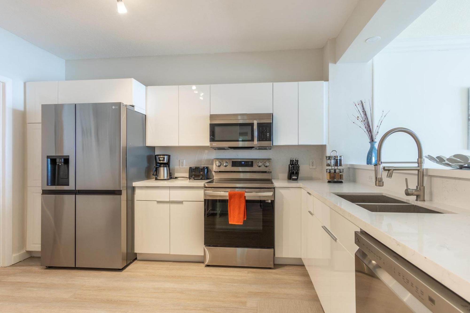 Golden Bay 42 Apartment *