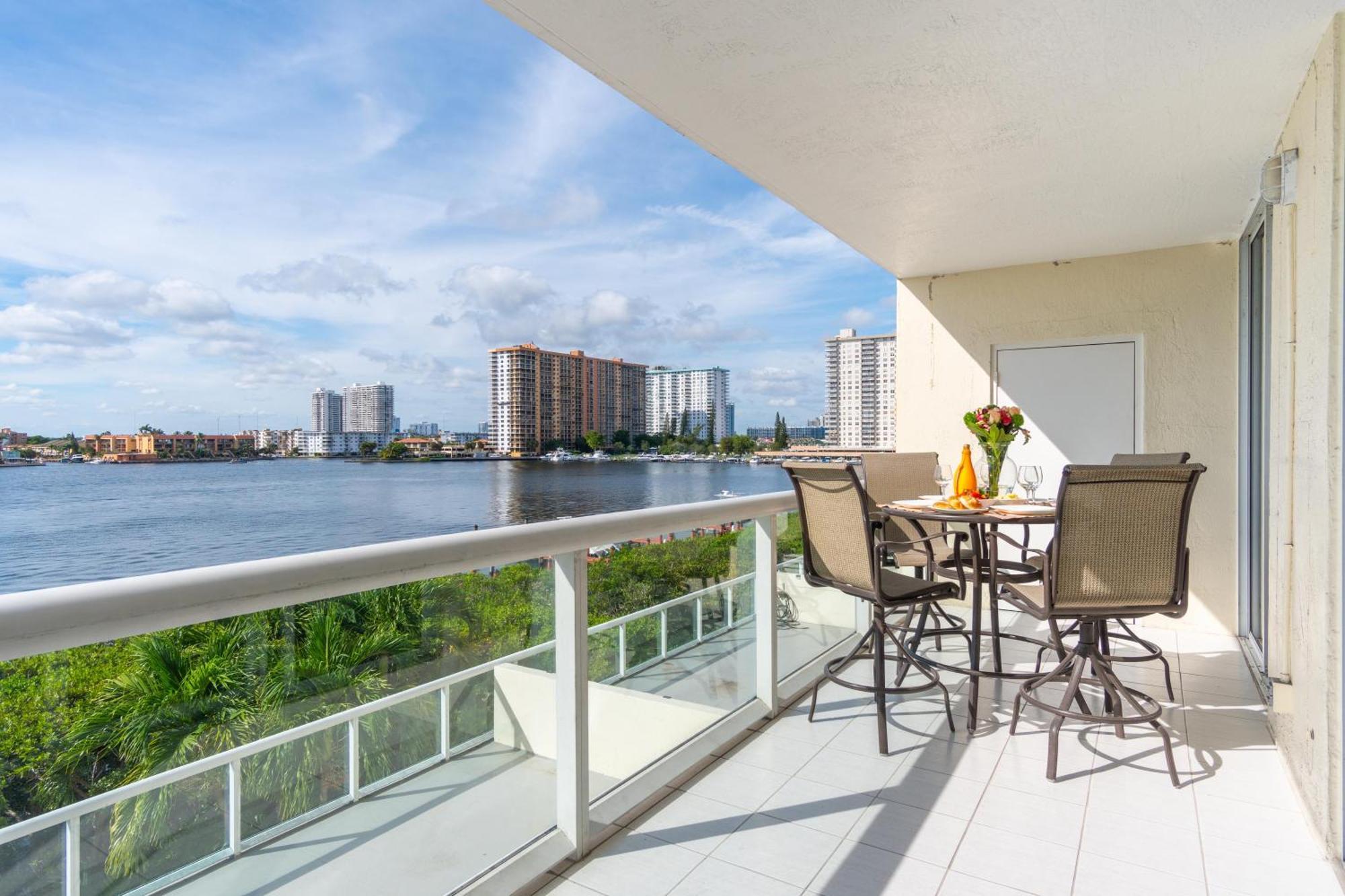 Golden Bay 42 Apartment Miami Beach
