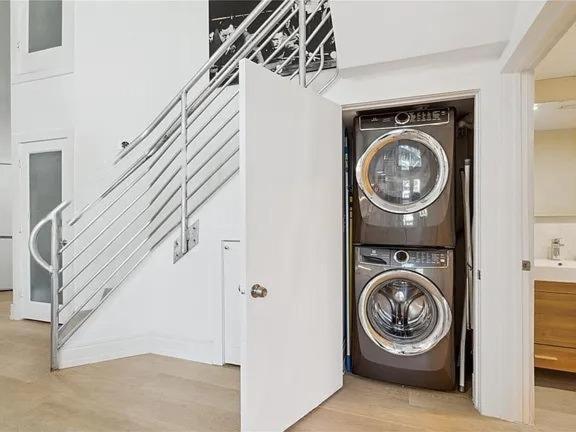 Stylish Loft In South Of Fifth Apartment