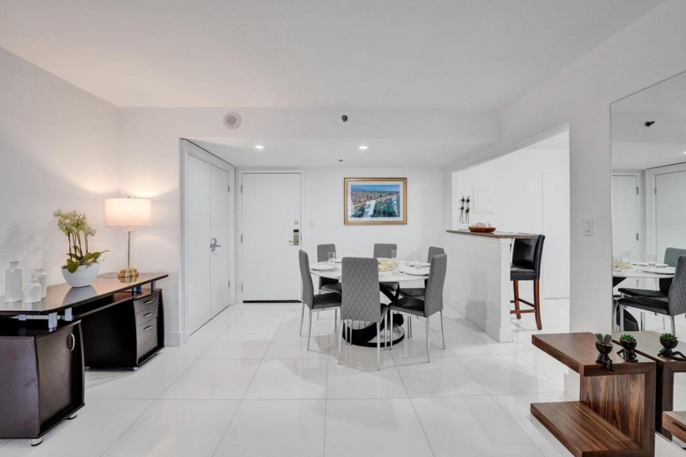 Ocean View Spacious 2 Bdr Service 609 *