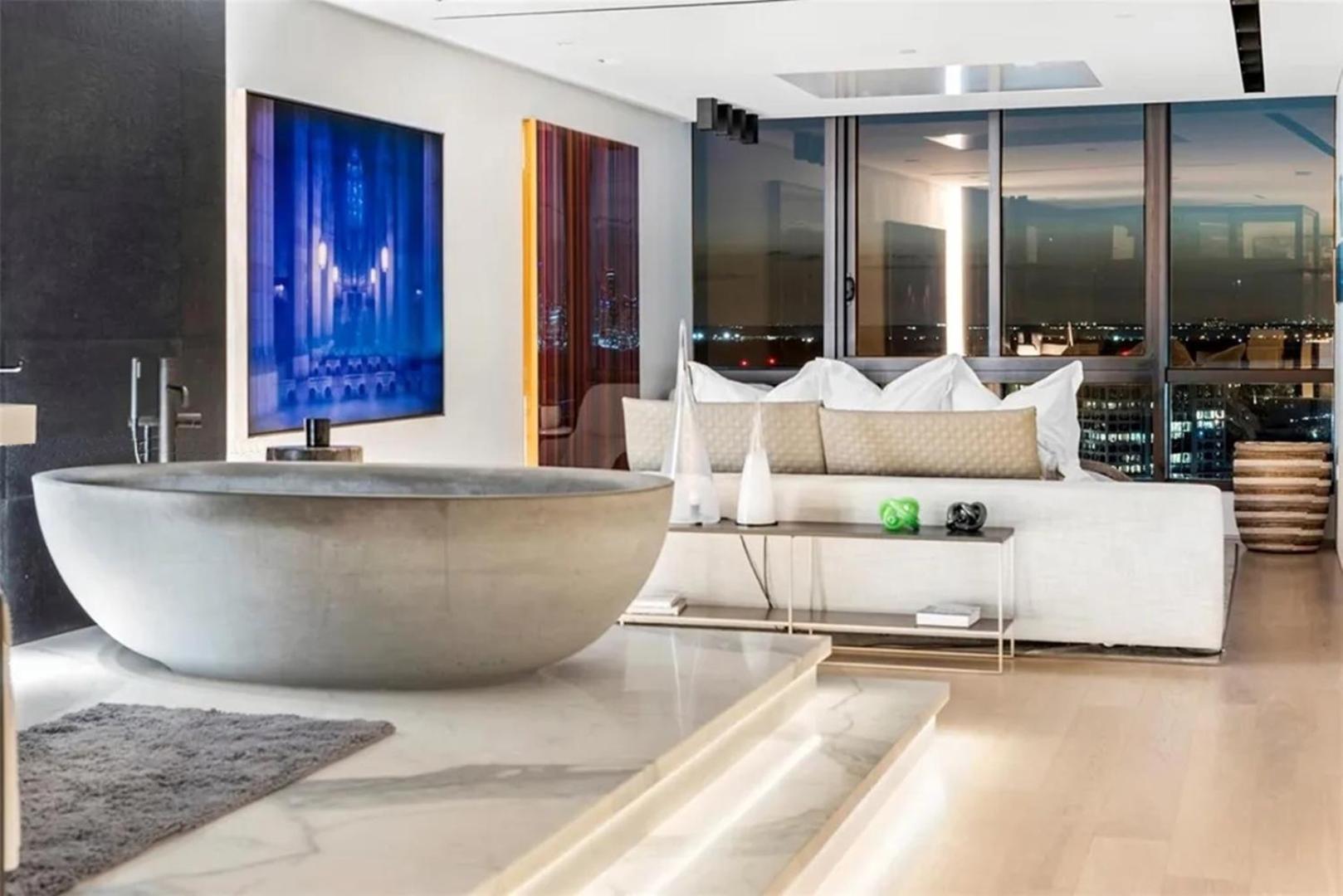 Exquisite Double-unit With Oceanfront Views Miami Beach
