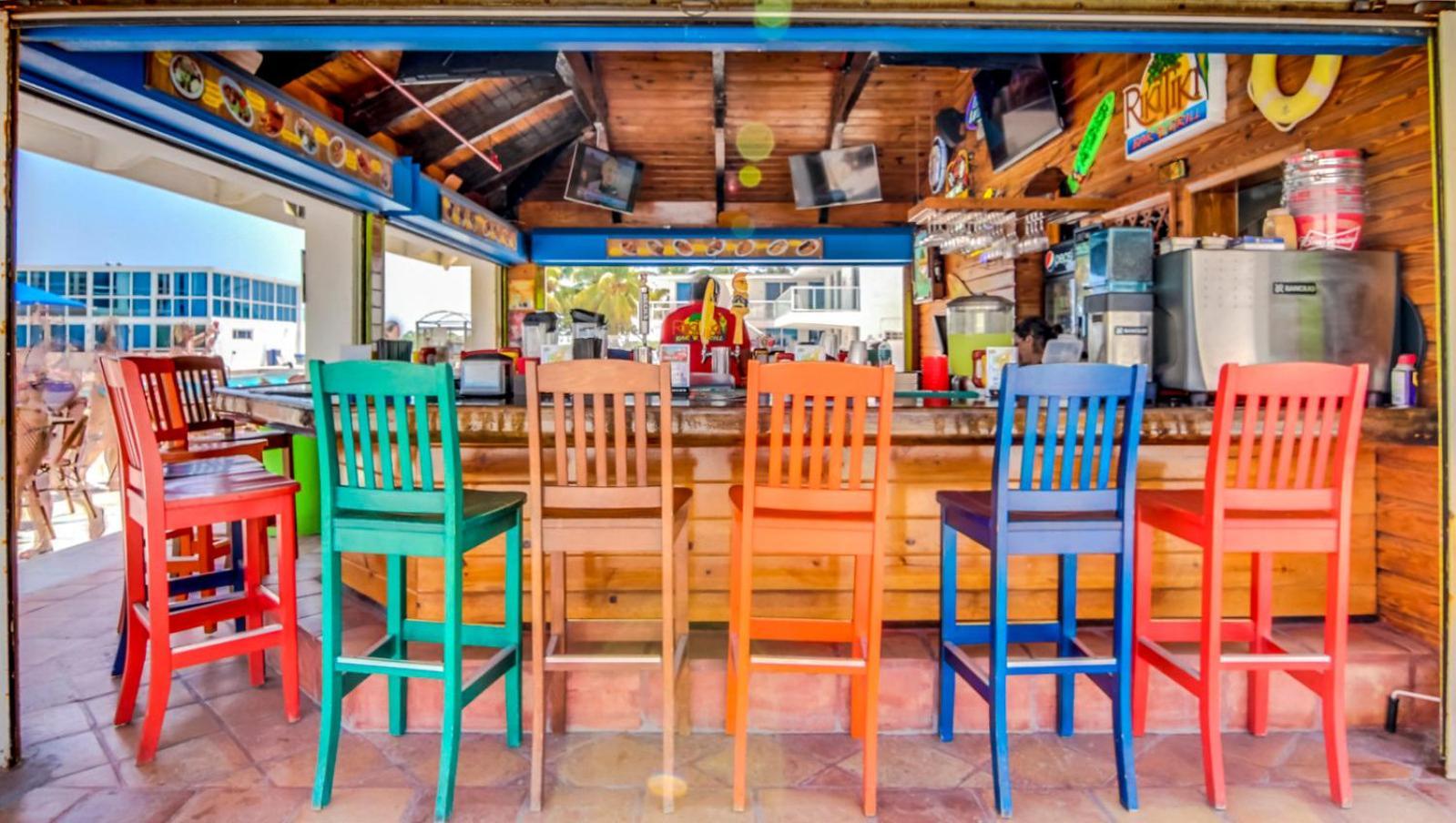Castle Pavillon 8 Beachfront - Private Access Loft With 2-story, Pool, Tennis, Free Parking Access Ferienhaus Miami Beach
