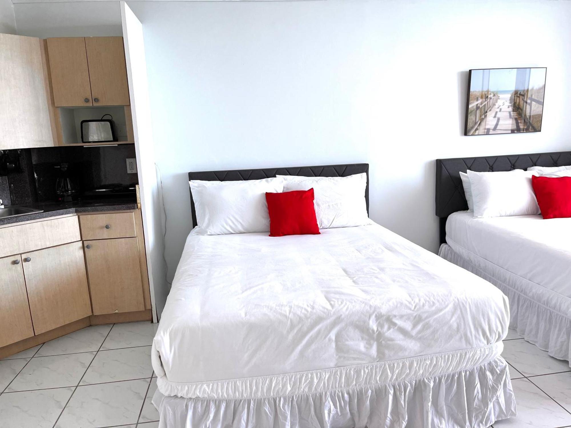 Castle 1527 Balcony Direct Access, Pool, Tennis, Free Parking Holiday home Miami Beach