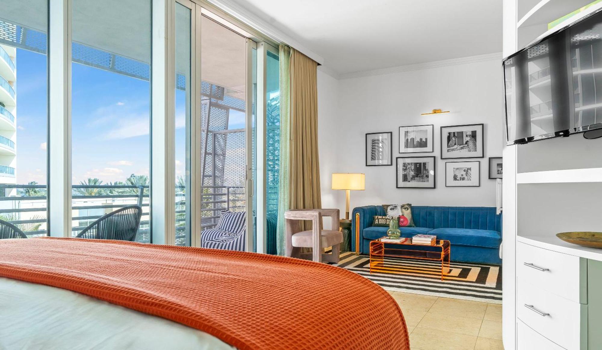 Apartment Chasing Waves Stunning Penthouse, Near Ocean Drive