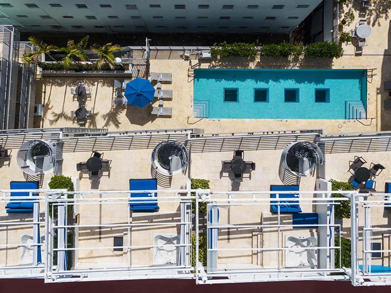 Chasing Waves Stunning Penthouse, Near Ocean Drive Apartment *