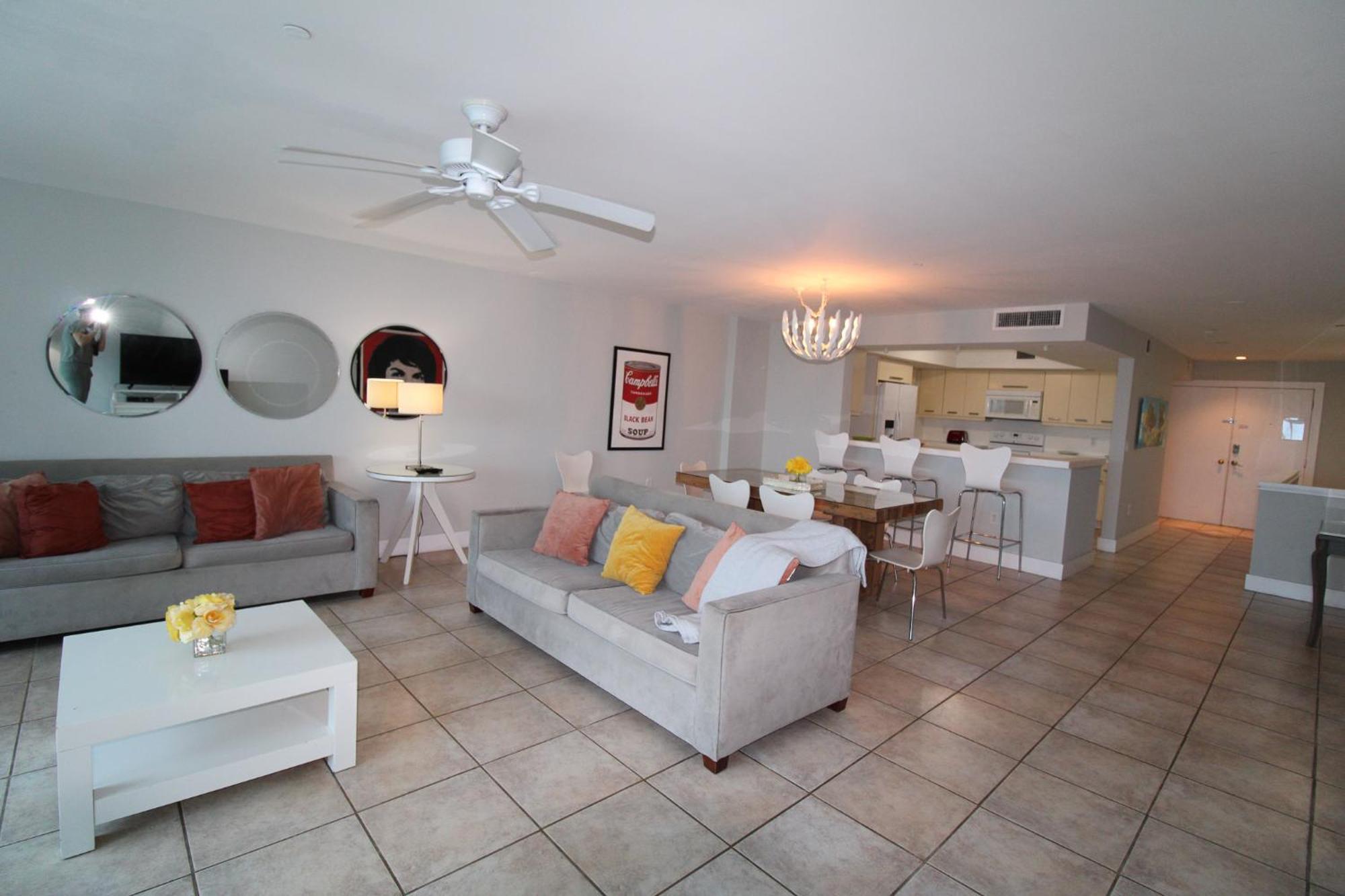 Ferienhaus Castle Pavillon 8 Beachfront - Private Access Loft With 2-story, Pool, Tennis, Free Parking Access