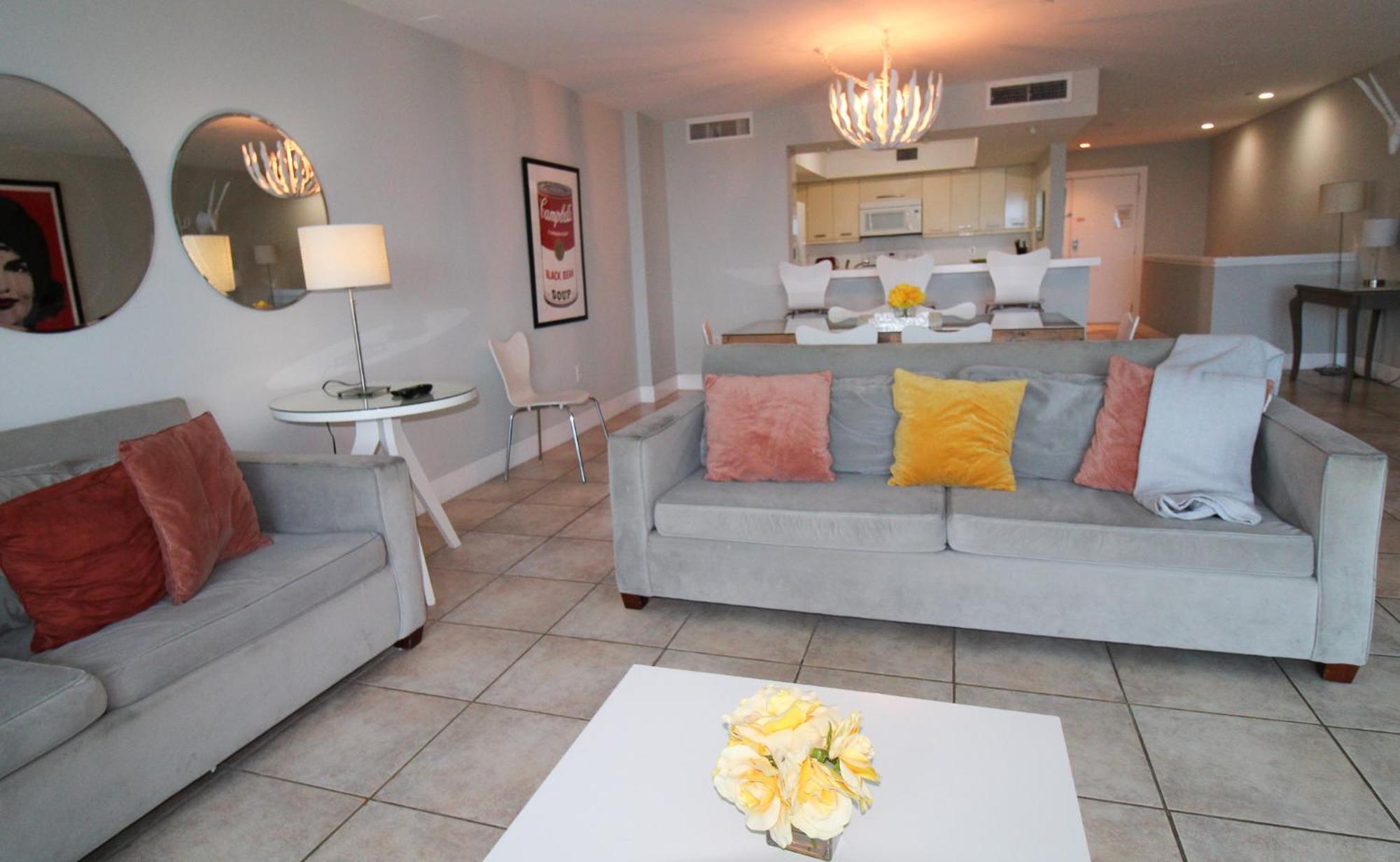 Castle Pavillon 8 Beachfront - Private Access Loft With 2-story, Pool, Tennis, Free Parking Access