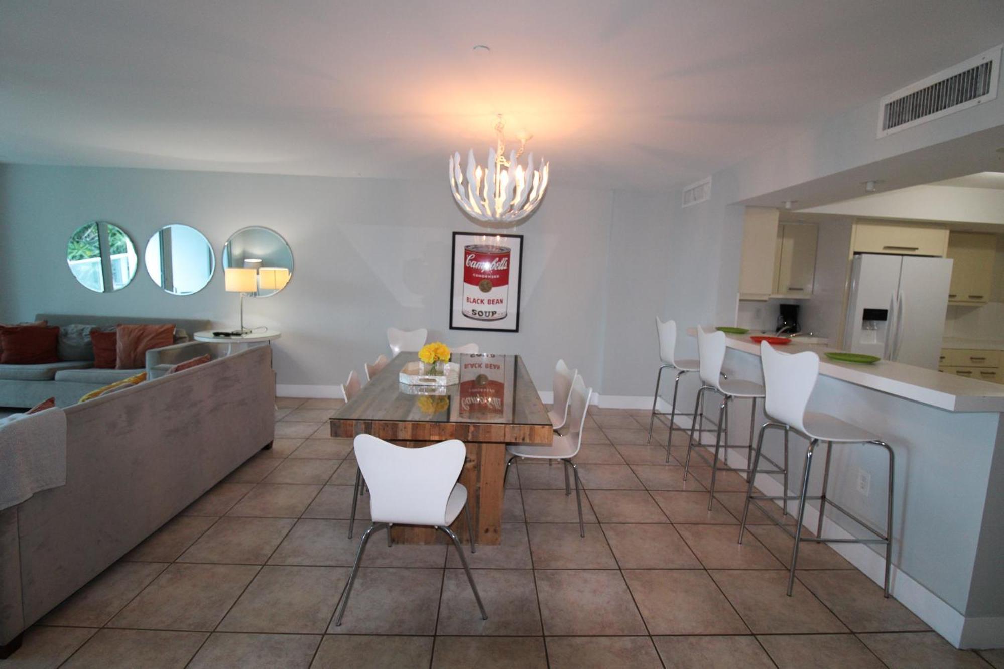 Castle Pavillon 8 Beachfront - Private Access Loft With 2-story, Pool, Tennis, Free Parking Access Ferienhaus Miami Beach