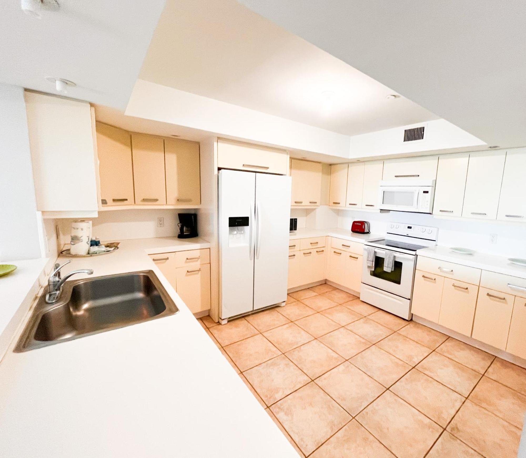 Ferienhaus Castle Pavillon 8 Beachfront - Private Access Loft With 2-story, Pool, Tennis, Free Parking Access *