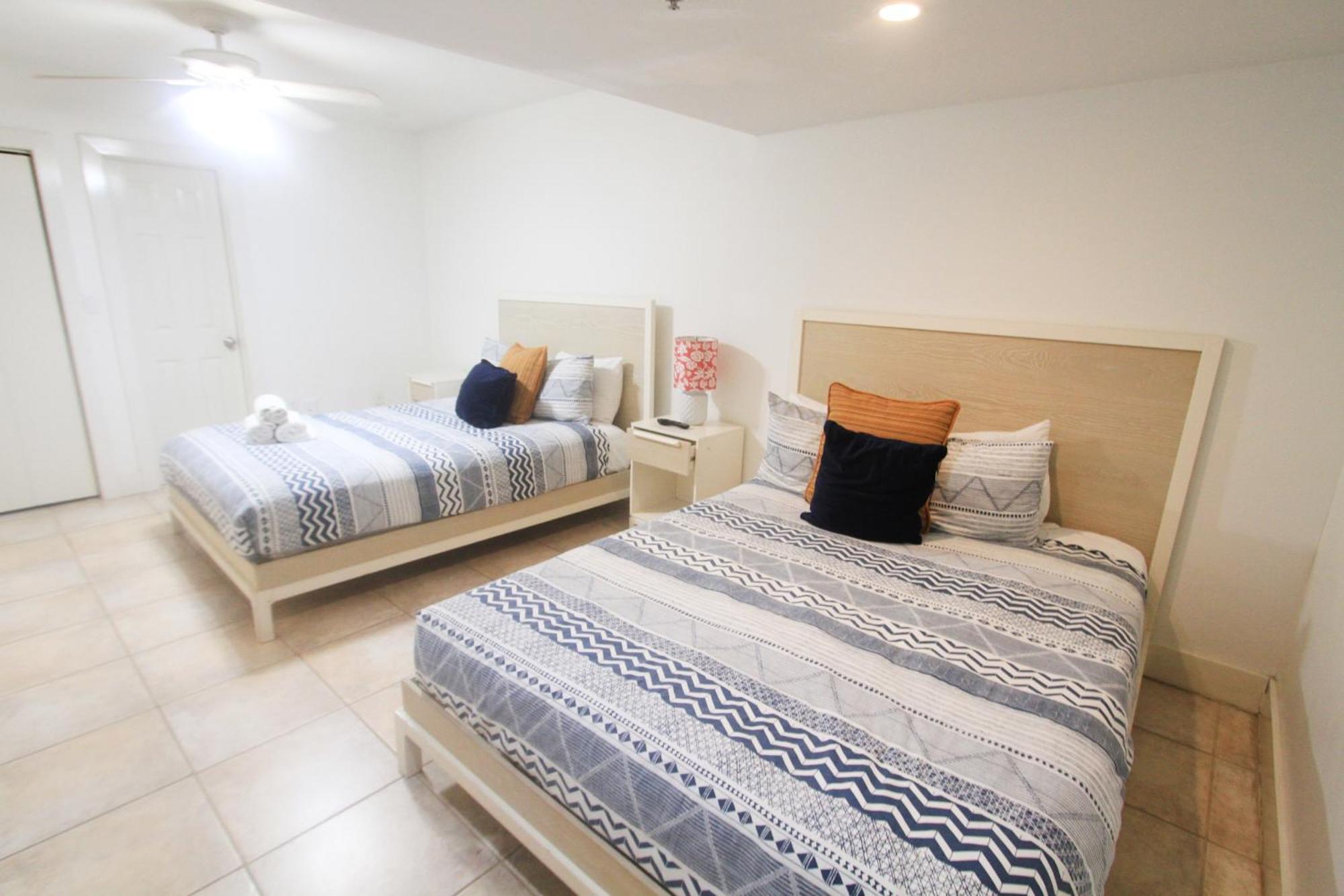 Castle Pavillon 8 Beachfront - Private Access Loft With 2-story, Pool, Tennis, Free Parking Access * Miami Beach