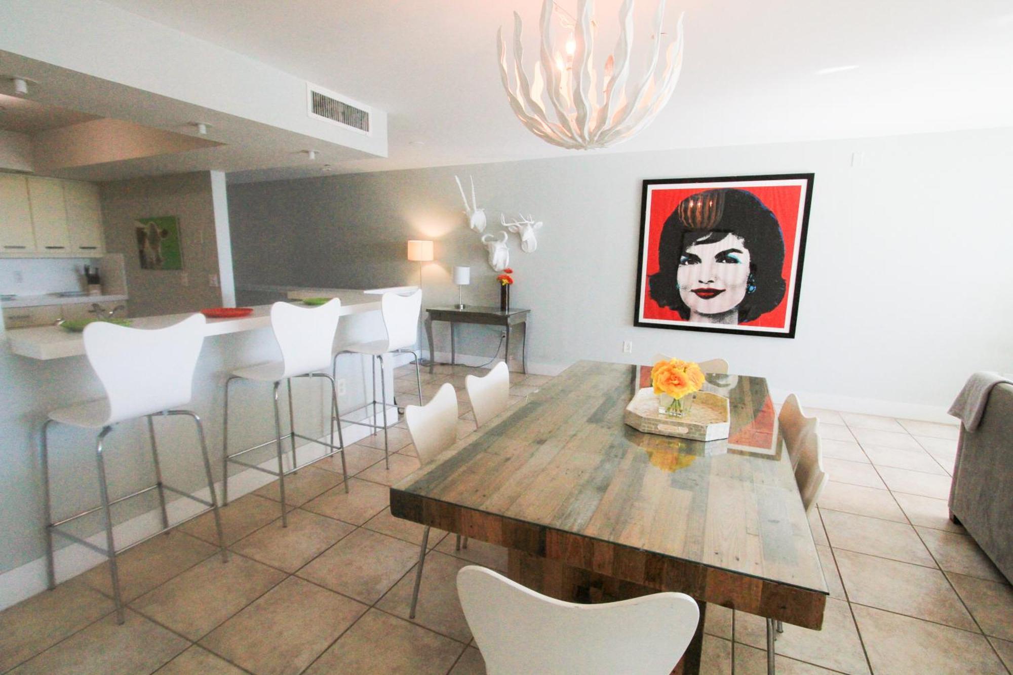 Castle Pavillon 8 Beachfront - Private Access Loft With 2-story, Pool, Tennis, Free Parking Access Ferienhaus