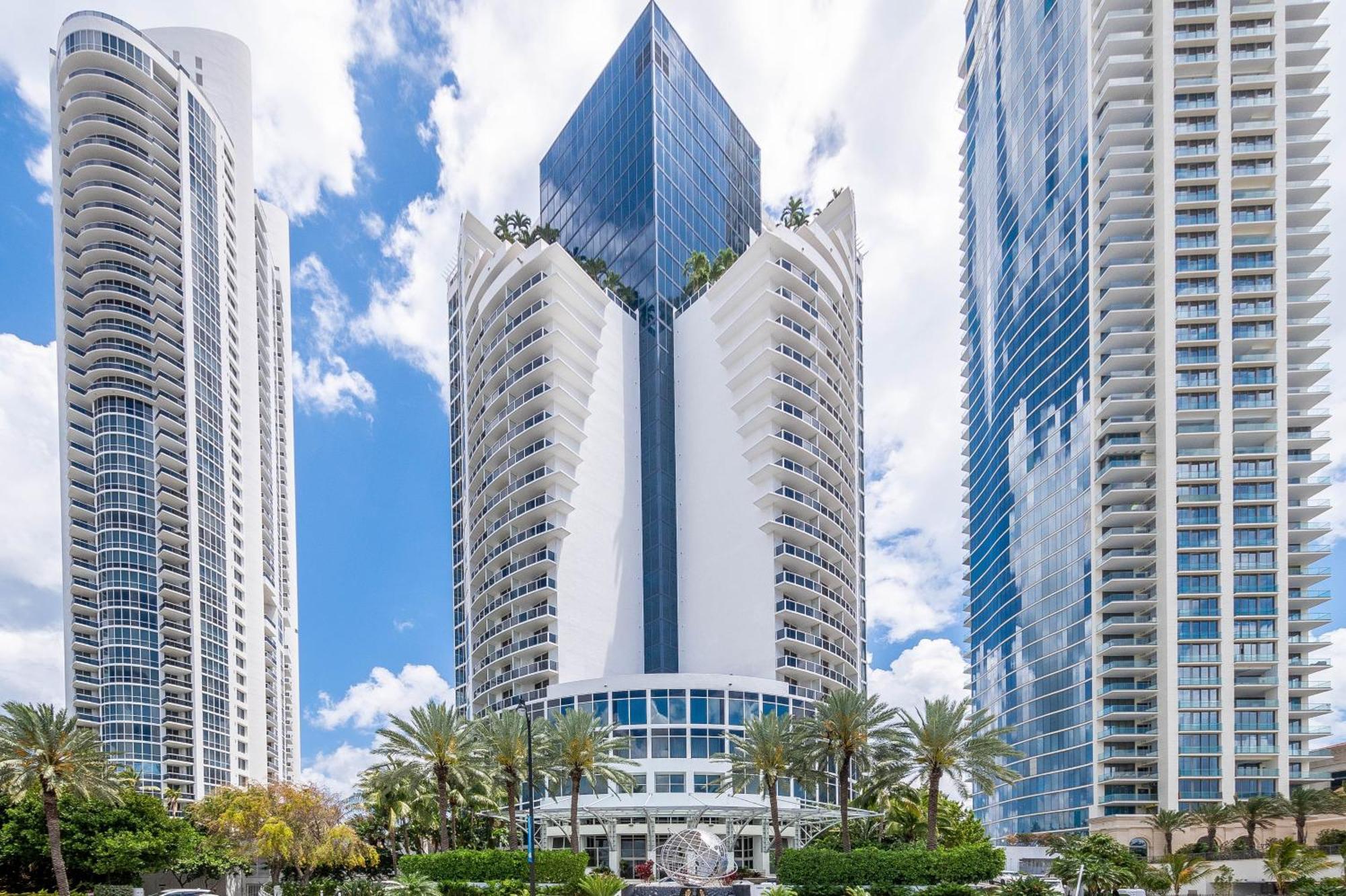 Luxury Trump International Ocean View 1600sf 2 Bd *