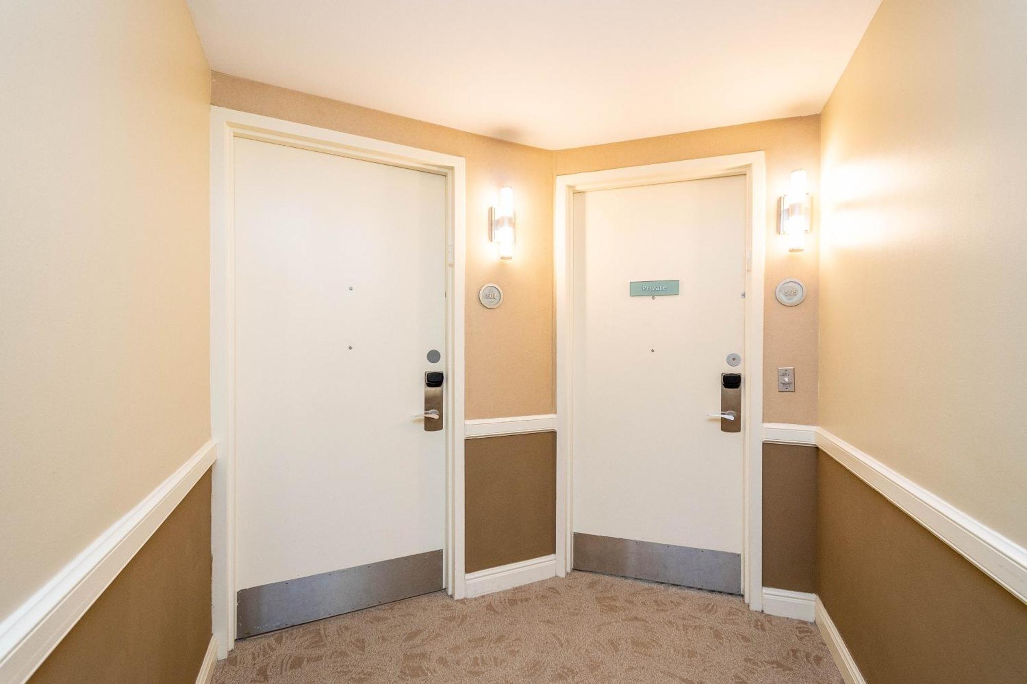 Luxury Trump International Ocean View 1600sf 2 Bd