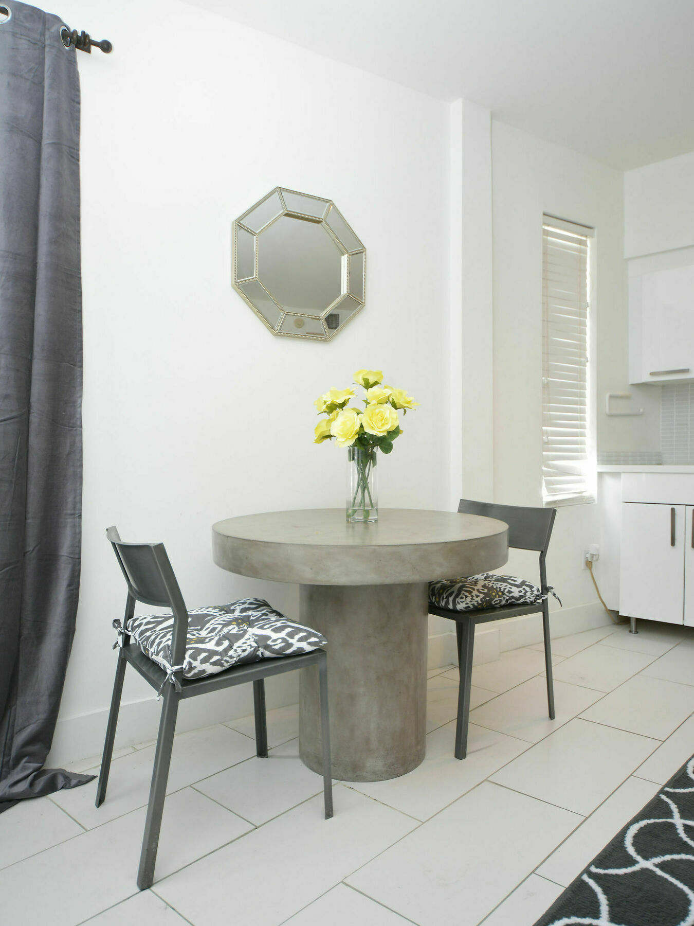 Art Deco Ocean Walk Apartment *