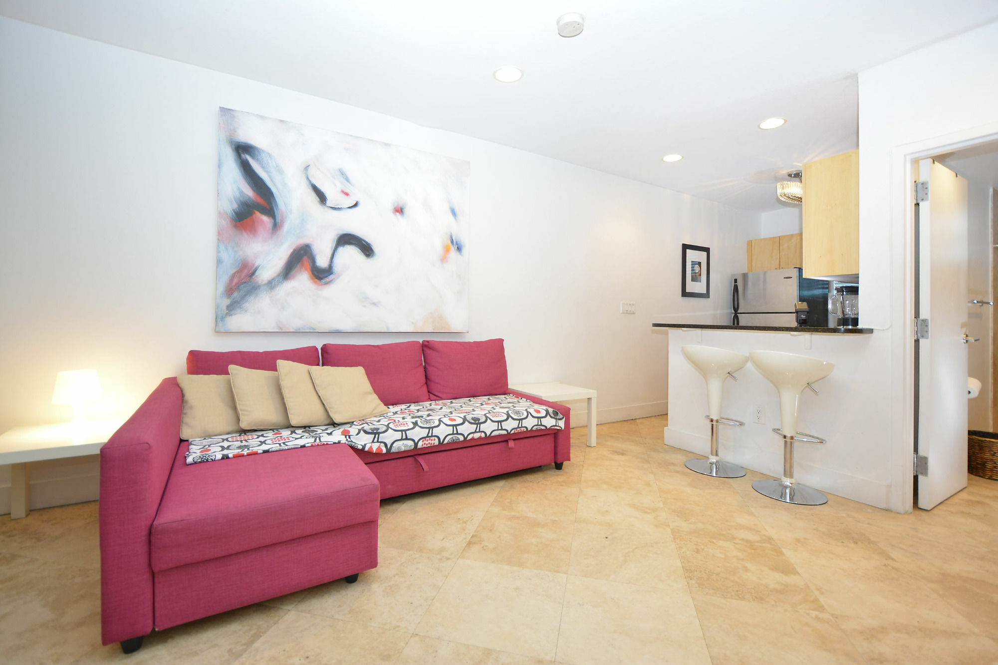 Art Deco Ocean Walk Apartment