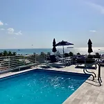 Suites At The Strand On Ocean Drive