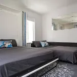 Miami Beach Getaway 100 Yards From Beach
