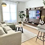 High-End Apartment, Across The Beach