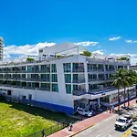 Large Suites On Ocean Drive With Direct Access To The Beach