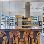 Superb Condo For 8 Near Ocean